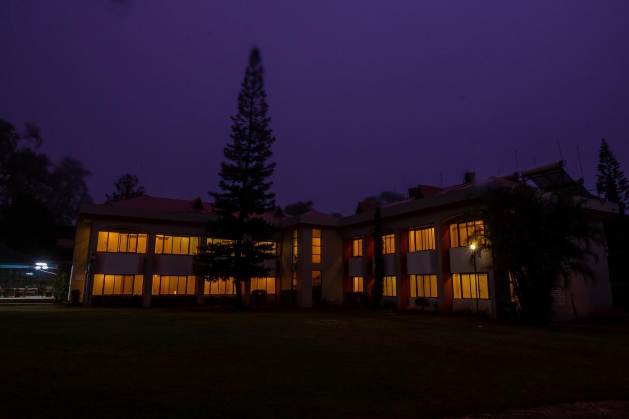 Aveda Blue Country Resort Pānchgani Exterior foto