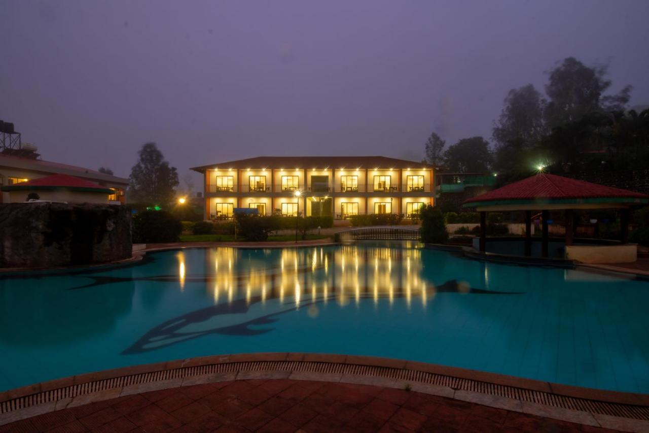 Aveda Blue Country Resort Pānchgani Exterior foto