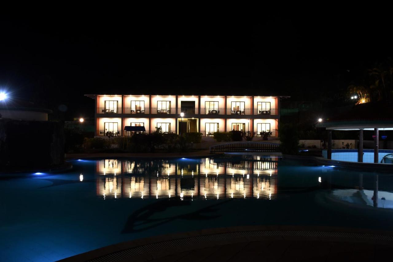 Aveda Blue Country Resort Pānchgani Exterior foto