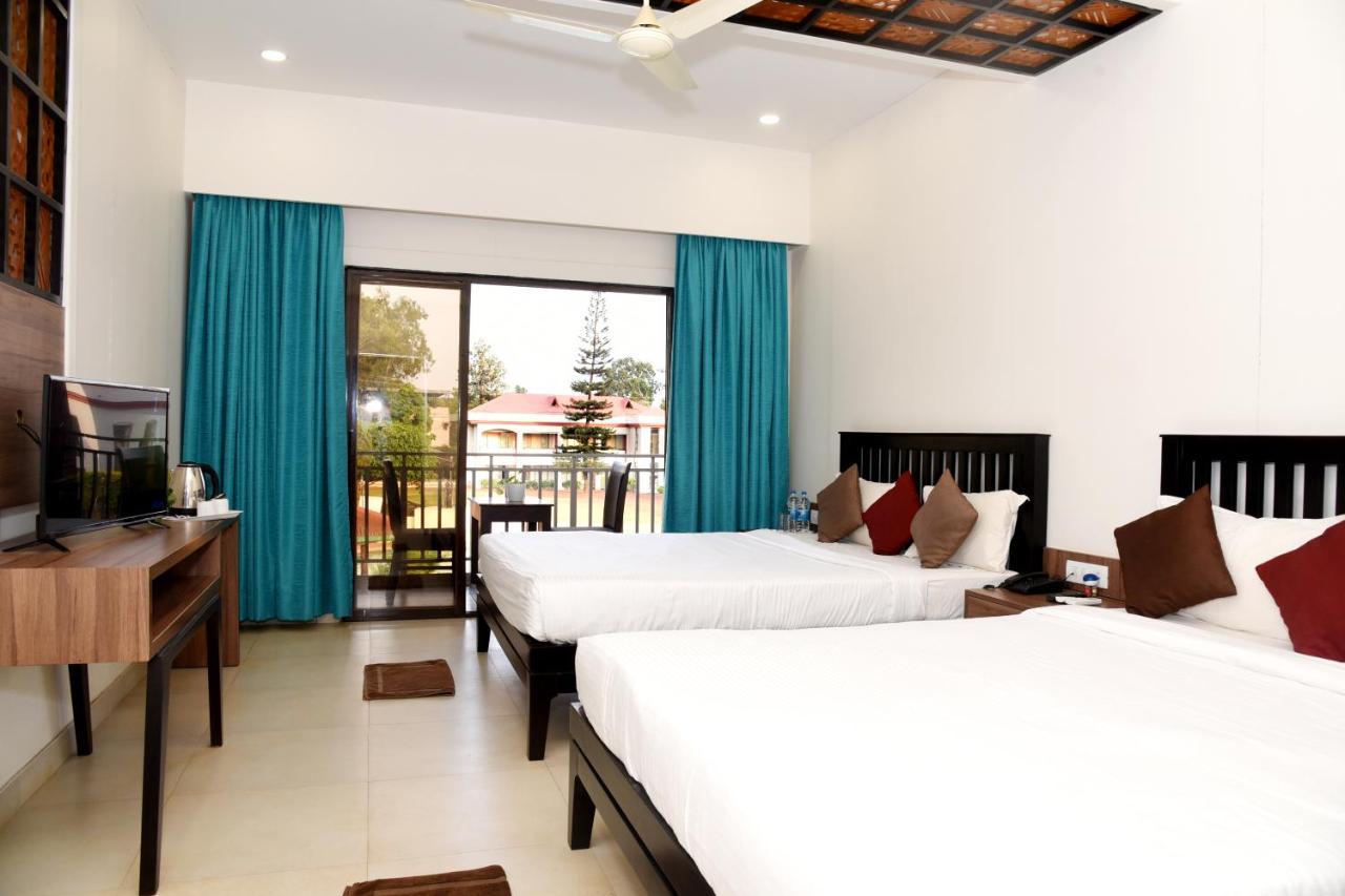 Aveda Blue Country Resort Pānchgani Exterior foto