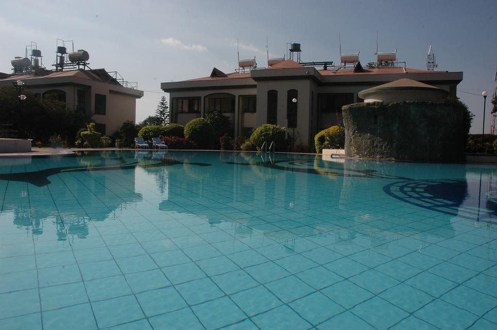 Aveda Blue Country Resort Pānchgani Exterior foto