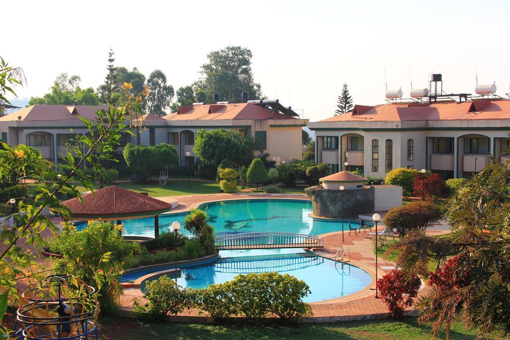 Aveda Blue Country Resort Pānchgani Exterior foto