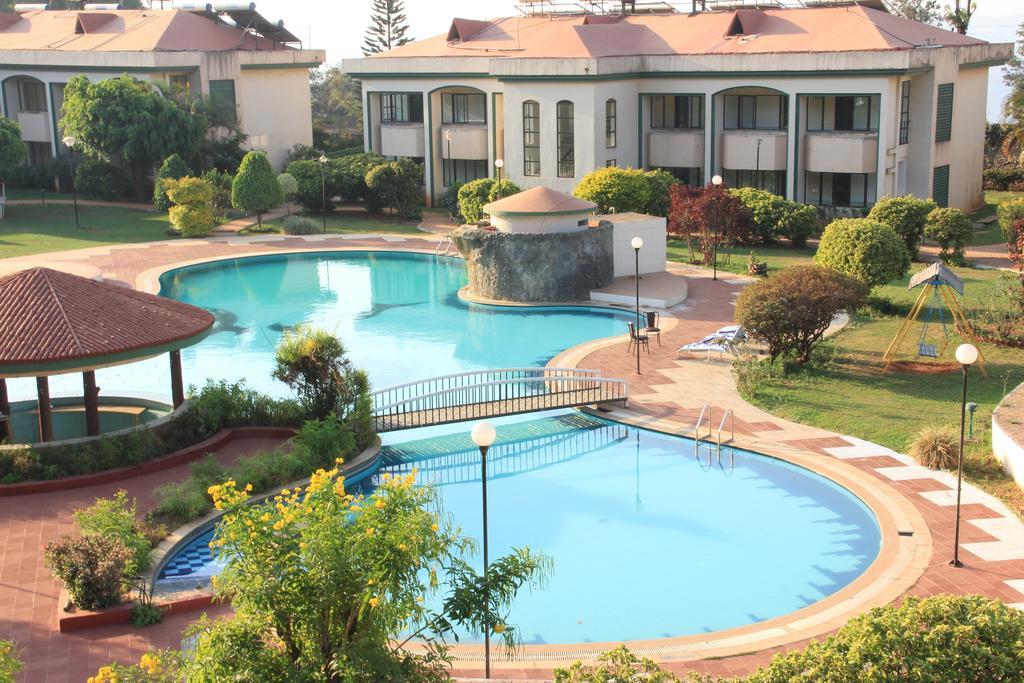 Aveda Blue Country Resort Pānchgani Exterior foto