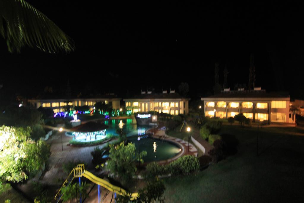 Aveda Blue Country Resort Pānchgani Exterior foto