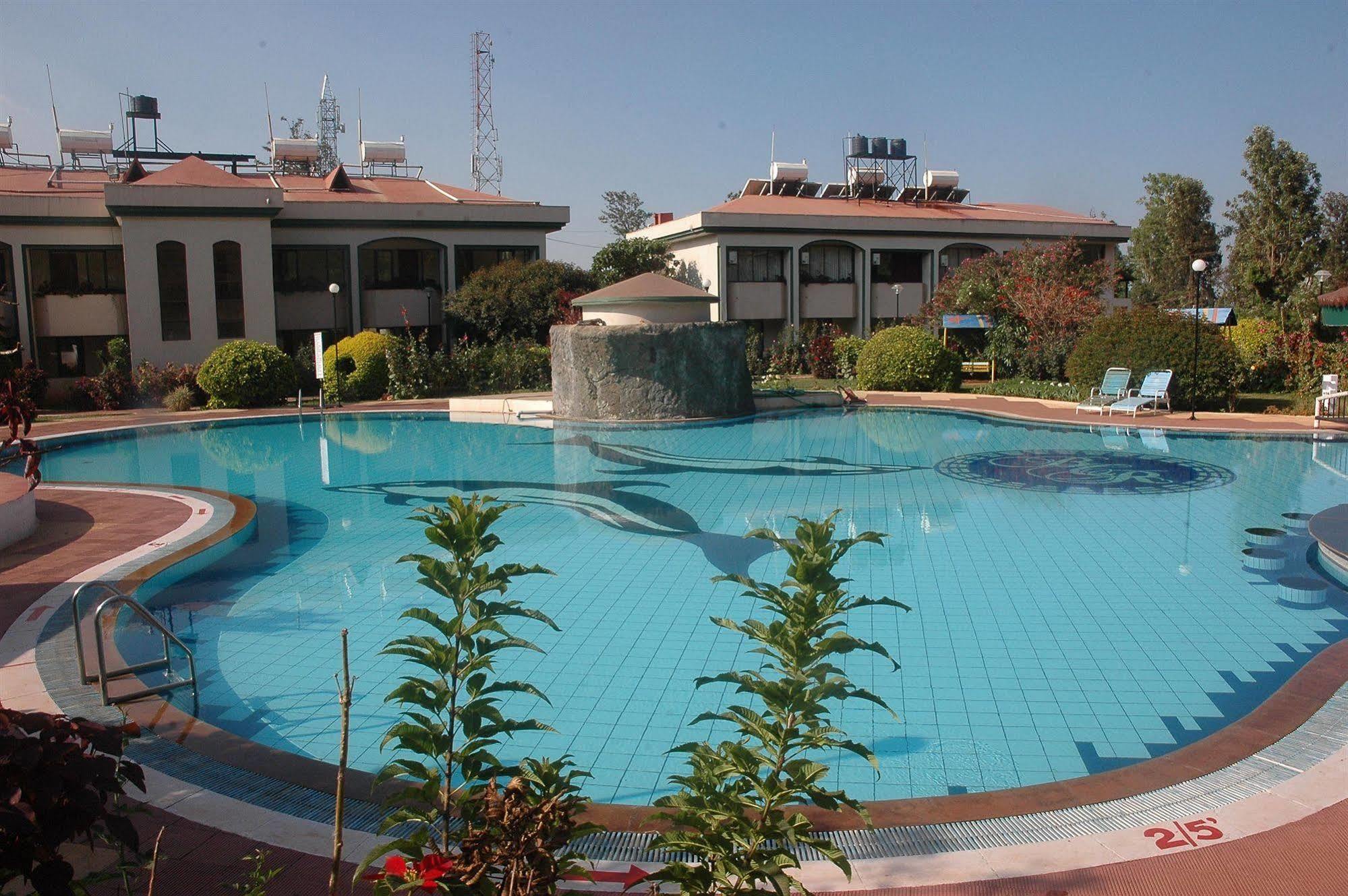 Aveda Blue Country Resort Pānchgani Exterior foto